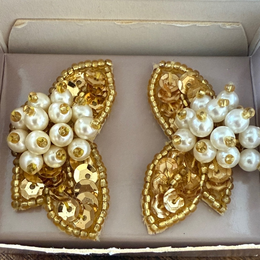 Vintage Avon Sequin Sparkle Pierced Earrings in Box